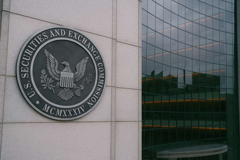 SEC stelt Avalanche en Cardano ETF beslissing uit
